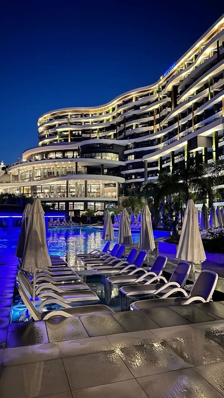 Luxury Pool